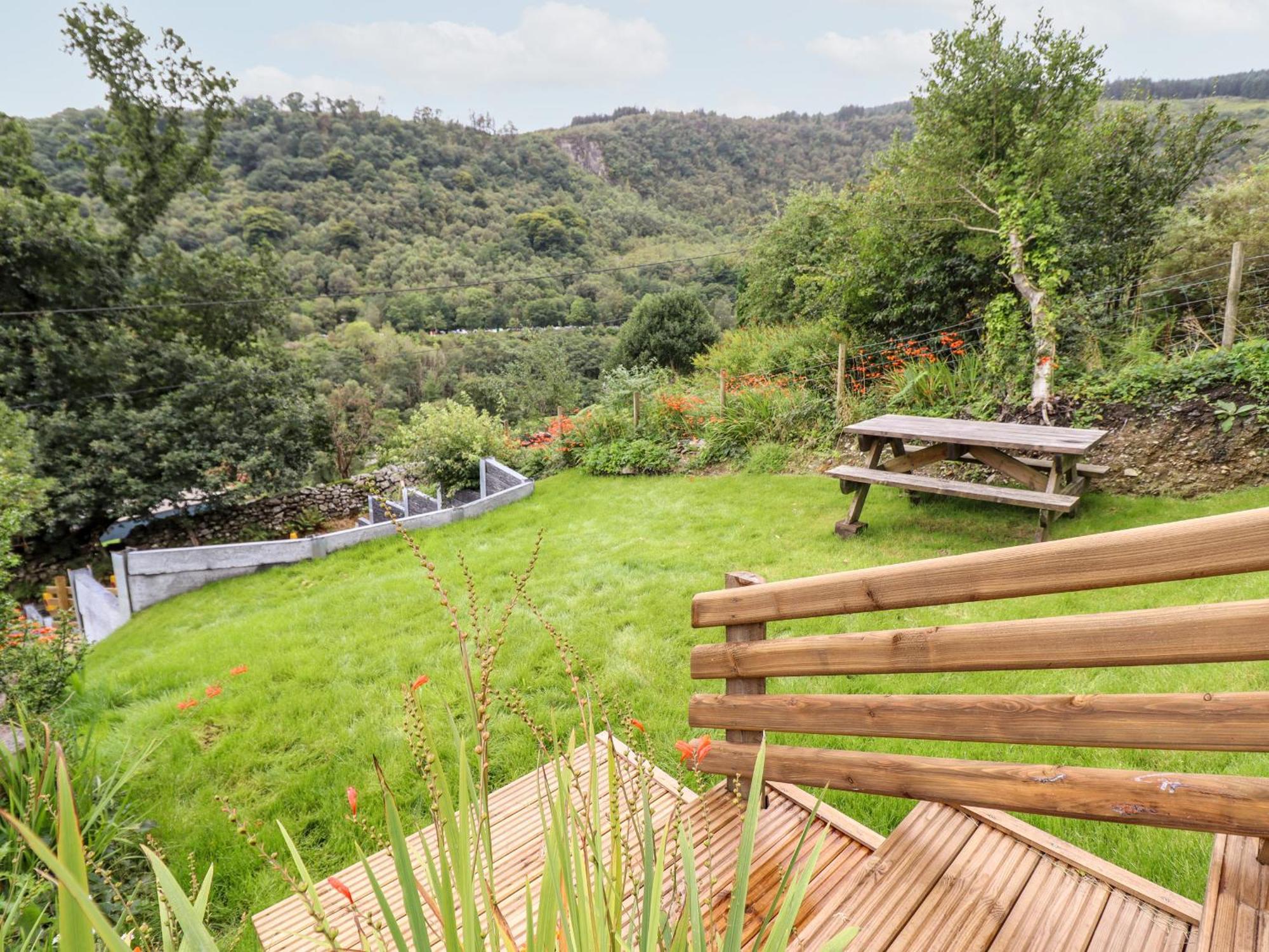 2 Isygraig Apartment Corris Exterior photo