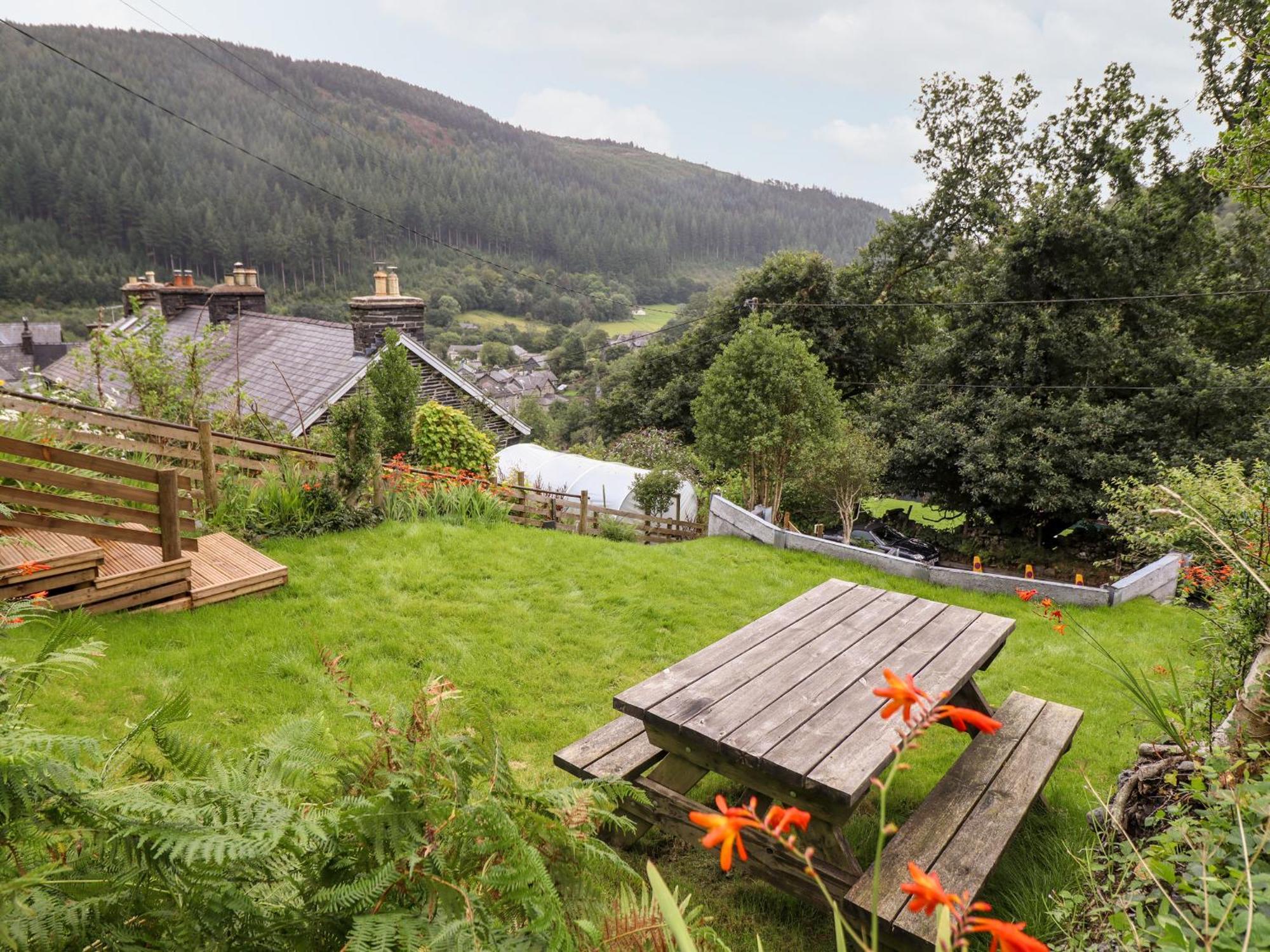 2 Isygraig Apartment Corris Exterior photo