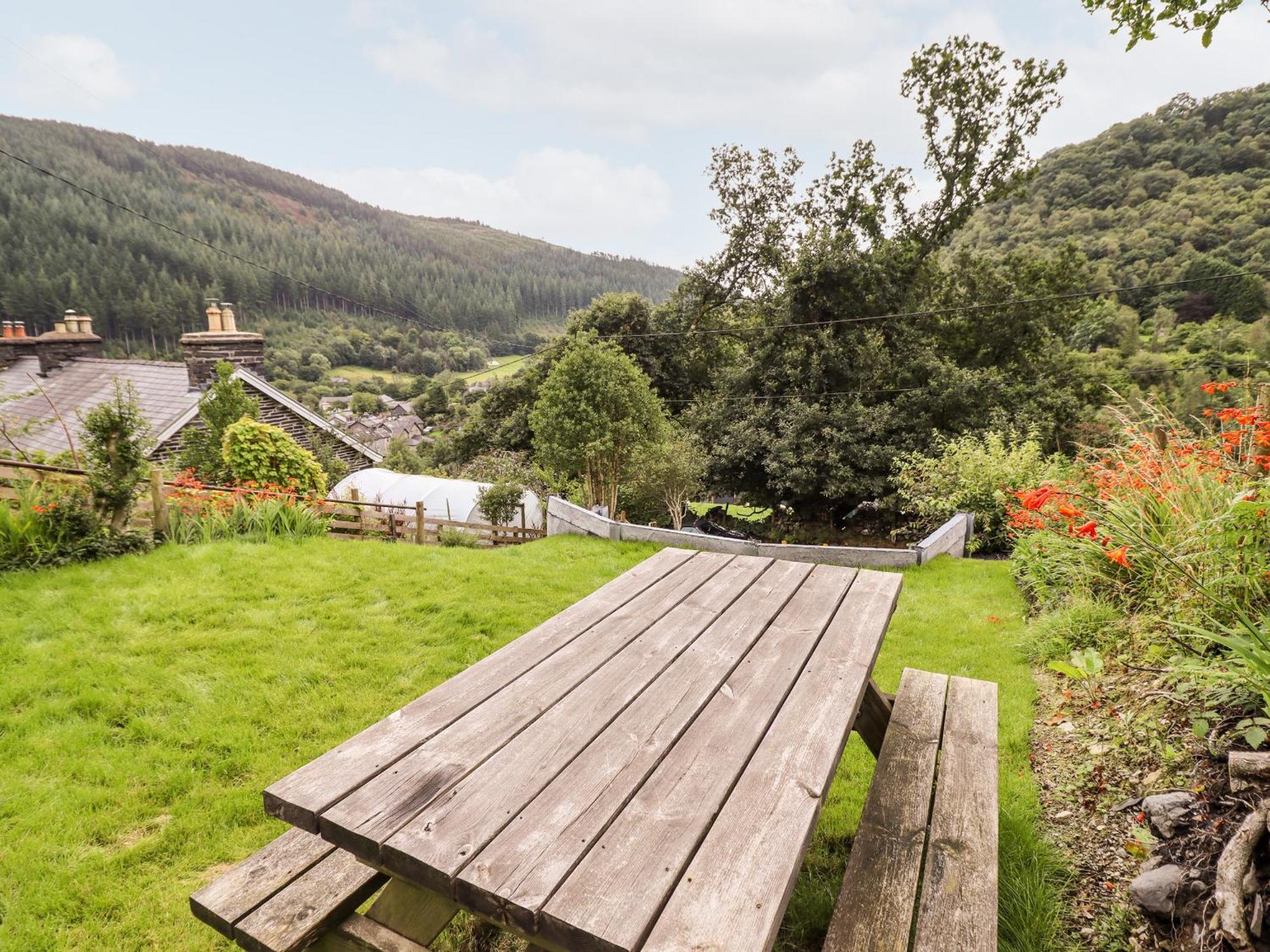 2 Isygraig Apartment Corris Exterior photo